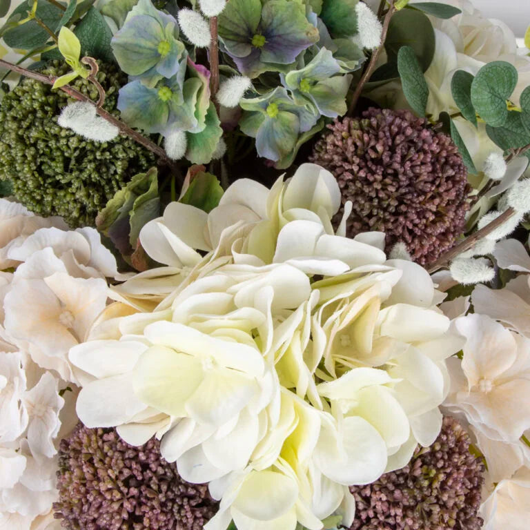 Ortanca & Dal Aranjmanı – Yeşil Desenli Seramik Vazoda