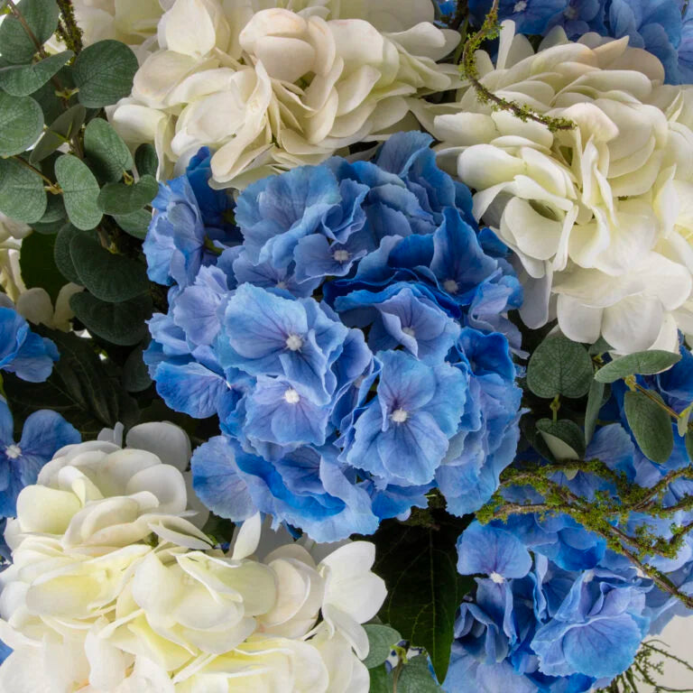 Mavi Ortanca Aranjmanı – Bleu Blanc Vazo ile