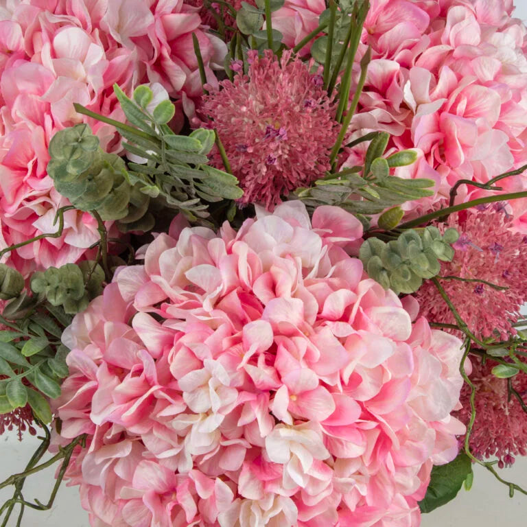 Pembe Ortanca Aranjmanı – Bleu Blanc Seramik Vazoda