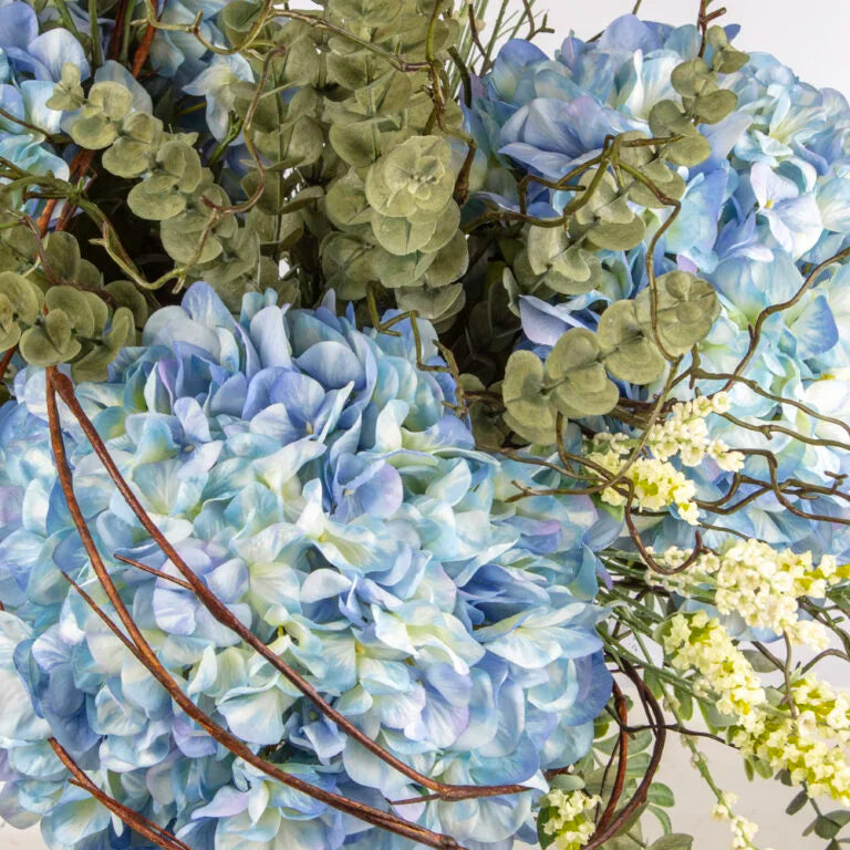 Mavi Ortanca Aranjmanı – Bleu Blanc Seramik Vazoda