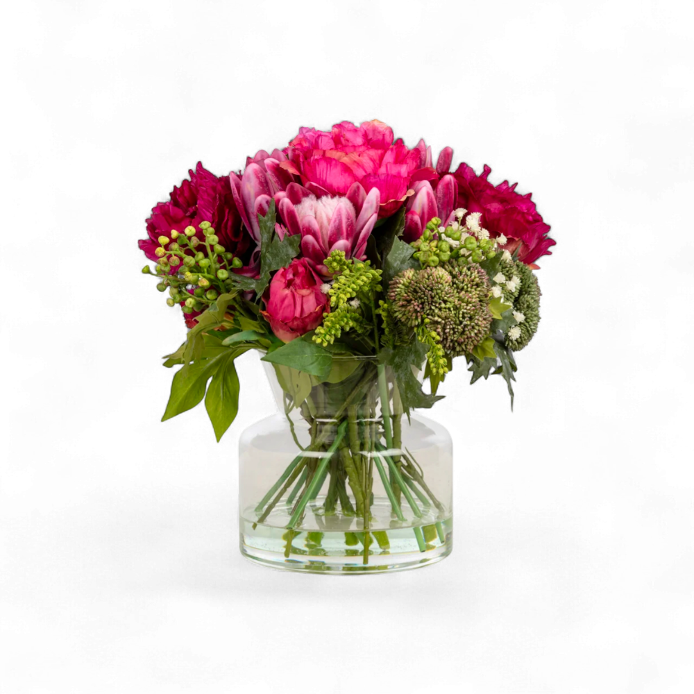 Pembe Şakayık Aranjmanı – Şeffaf Cam Vazoda