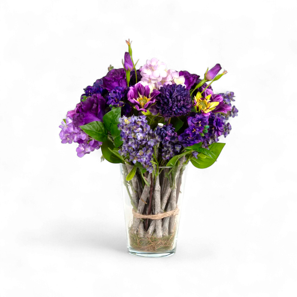 Mor Çiçek Aranjmanı – Cam Vazoda