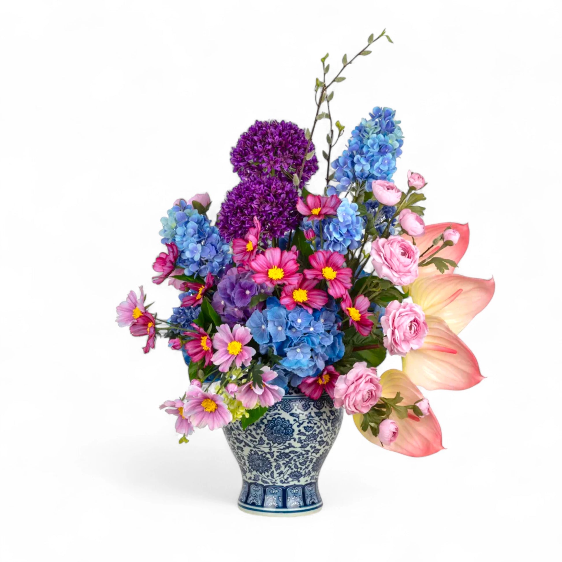 Bleu Blanc Vazoda Karışık Aranjman – Renkli Çiçeklerle